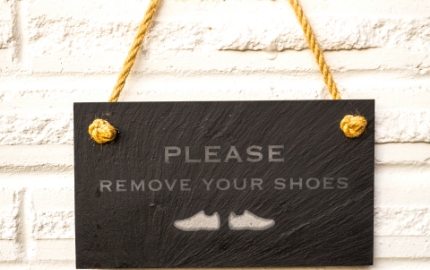 remove-shoes